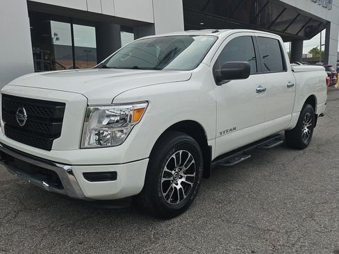 Used 2021 Nissan Titan SV w/ Accessory Utility Package AWD/4WD image 8