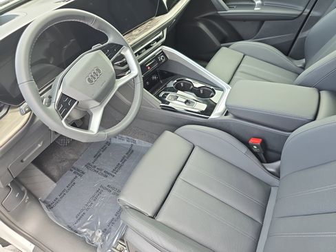 New 2025 Audi Q5 Premium Plus image 16