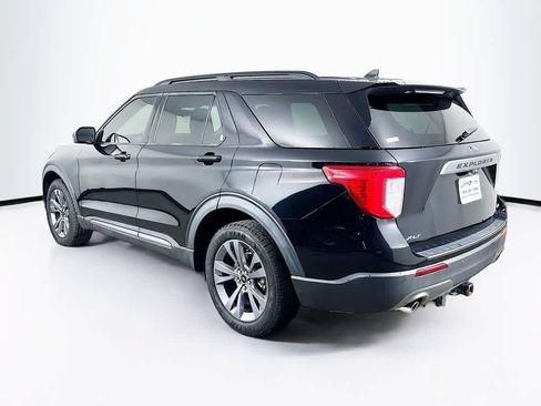 Certified 2022 Ford Explorer XLT w/ Equipment Group 202A AWD/4WD image 4