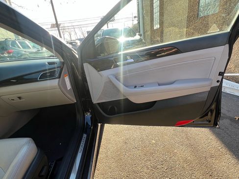Used 2017 Hyundai Sonata Limited image 29
