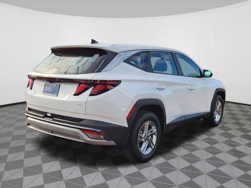 Certified 2025 Hyundai Tucson SE AWD/4WD image 4