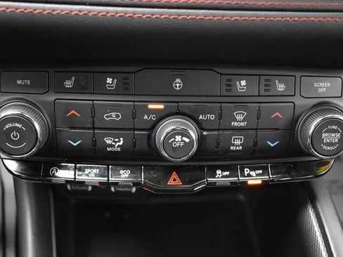 Used 2024 Dodge Durango GT AWD/4WD image 35