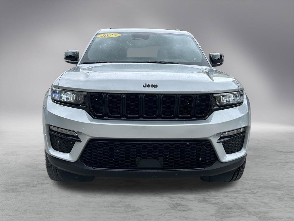 Certified 2025 Jeep Grand Cherokee Limited w/ Black Appearance Package RWD image 2