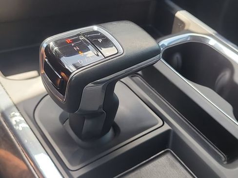 Used 2023 Chevrolet Silverado 1500 LTZ w/ LTZ Convenience Package II AWD/4WD image 28
