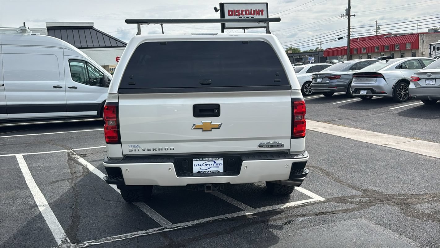 Used 2014 Chevrolet Silverado 1500 High Country w/ High Country Premium Package AWD/4WD image 4