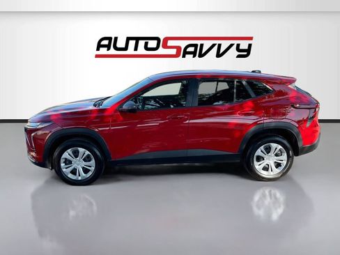 Used 2026 Chevrolet Trax LS FWD image 4