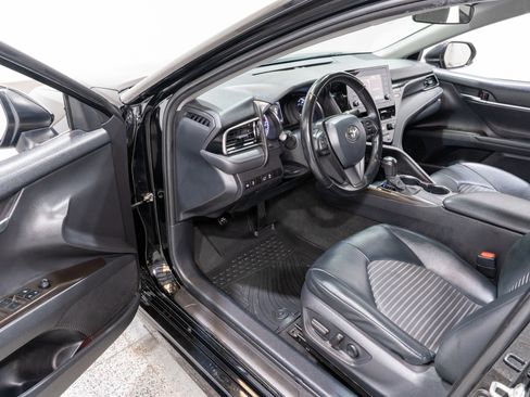 Used 2021 Toyota Camry SE FWD image 12