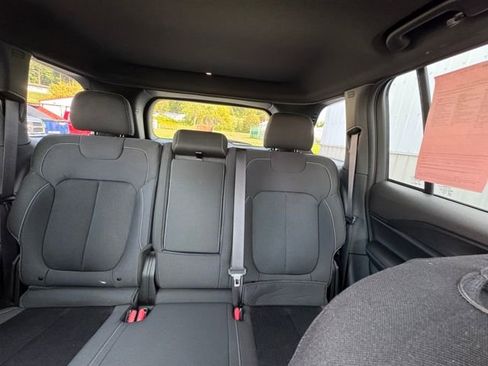 Used 2025 Jeep Grand Cherokee Laredo X w/ Luxury Tech Group I image 37