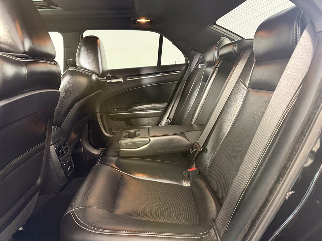 Used 2023 Chrysler 300 S w/ Comfort Group RWD image 19
