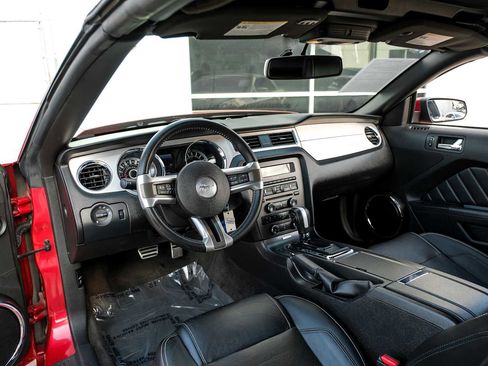 Used 2013 Ford Mustang Premium image 3