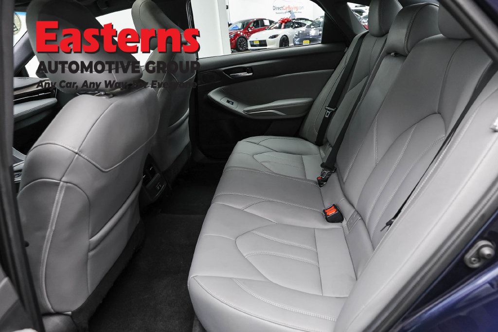 Used 2022 Toyota Avalon XLE w/ Moonroof Package FWD image 23