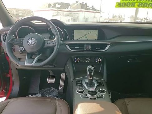 Used 2022 Alfa Romeo Stelvio Ti image 12