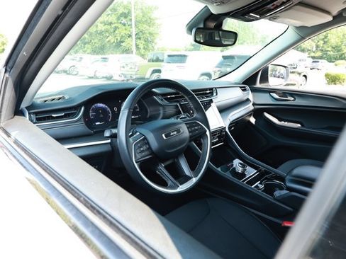 Used 2023 Jeep Grand Cherokee L Laredo w/ Luxury Tech Group I AWD/4WD image 25