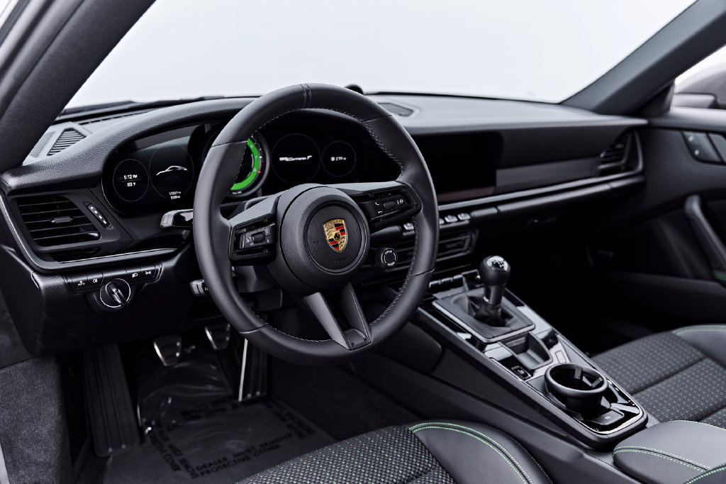 Used 2024 Porsche 911 Carrera T RWD image 2