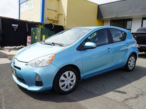 Used 2013 Toyota Prius C Three FWD image 5