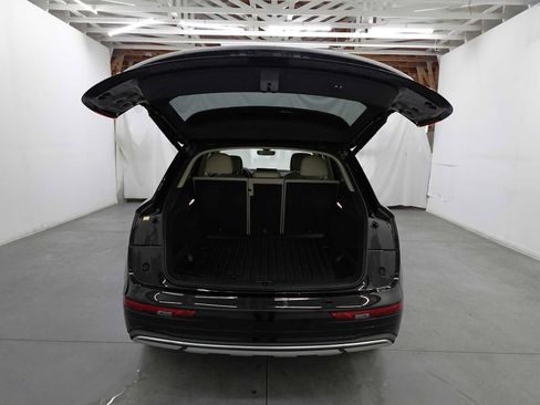 Used 2023 Audi Q5 2.0T Premium w/ Convenience Package AWD/4WD image 29