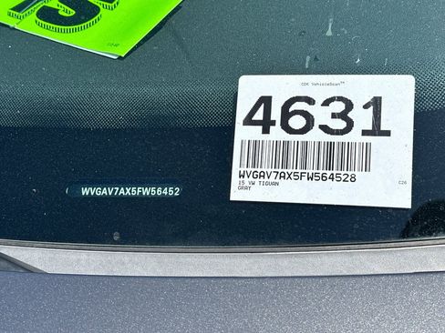 Used 2015 Volkswagen Tiguan S image 3