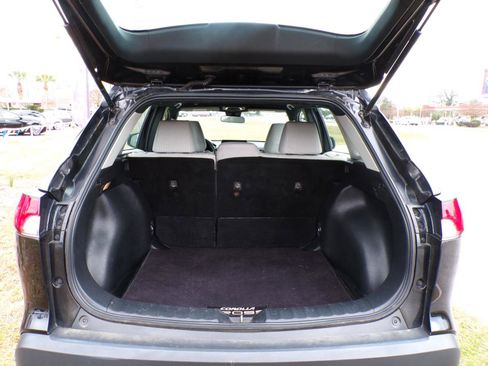 Used 2022 Toyota Corolla Cross L FWD image 8