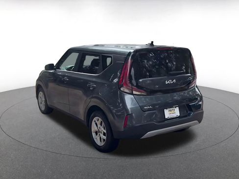 Used 2025 Kia Soul LX w/ LX Technology Package FWD image 11