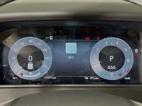 New 2026 Land Rover Range Rover Velar Dynamic SE image 12