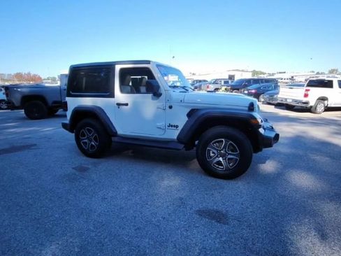 Used 2023 Jeep Wrangler Sport S image 6