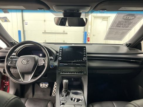 Used 2019 Toyota Avalon Touring w/ Advanced Safety Package FWD image 10