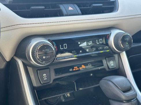 Used 2025 Toyota RAV4 XLE AWD/4WD image 29