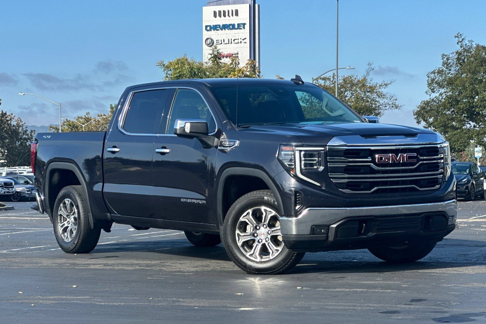 Used 2026 GMC Sierra 1500 SLT AWD/4WD image 2