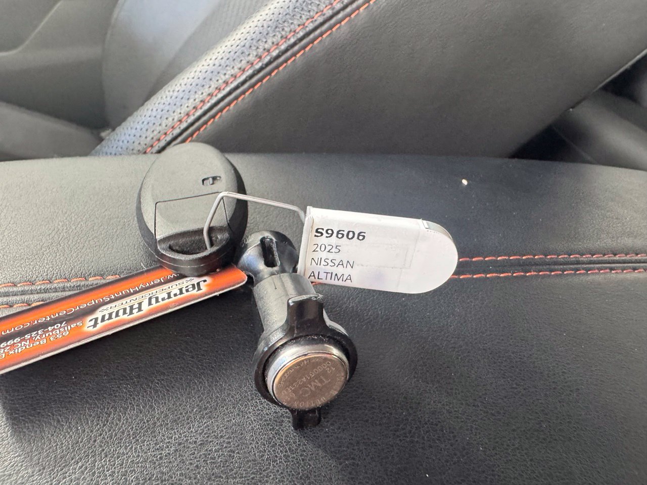 Used 2025 Nissan Altima 2.5 SR FWD image 3