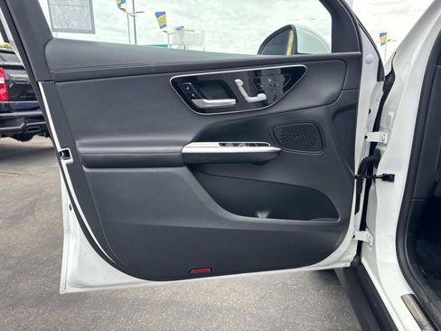 Used 2024 Mercedes-Benz GLC 300 image 19