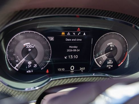 Certified 2023 Bentley Bentayga AWD/4WD image 29