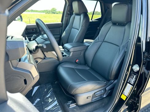 Used 2025 Toyota 4Runner TRD Off-Road AWD/4WD image 11