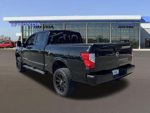 Used 2016 Nissan Titan PRO-4X w/ Pro-4x Convenience Package AWD/4WD image 3