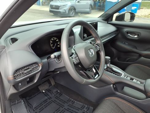 Used 2024 Honda HR-V Sport image 15