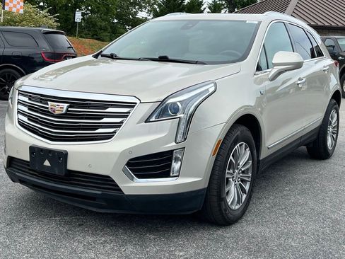 Used 2017 Cadillac XT5 Luxury w/ Driver Awareness Package AWD/4WD image 4