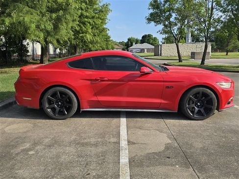 Used 2015 Ford Mustang GT RWD image 6
