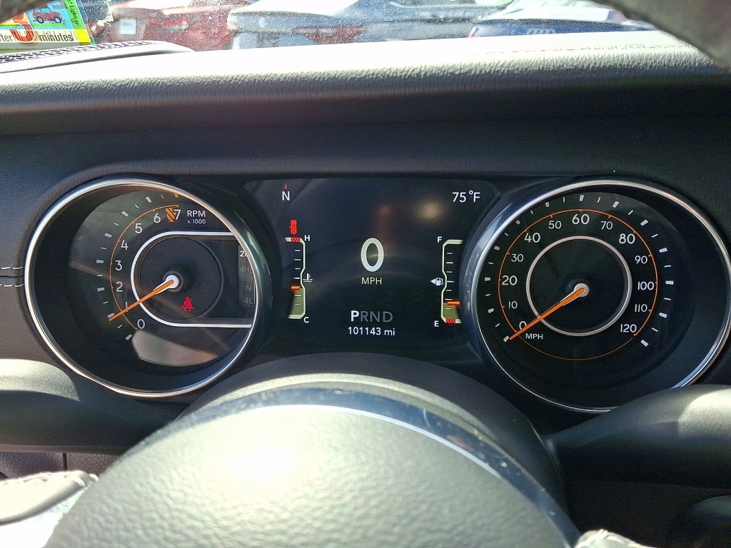 Used 2018 Jeep Wrangler Unlimited Sahara w/ Cold Weather Group AWD/4WD image 26