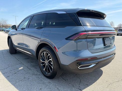 Used 2025 Lincoln Nautilus Premier image 5