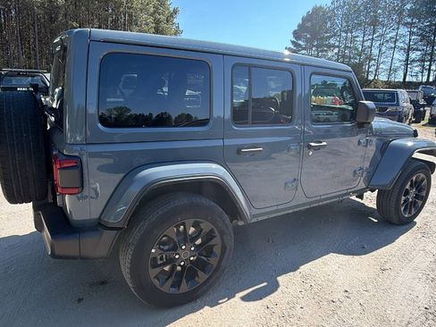 Used 2025 Jeep Wrangler Sahara w/ Safety Group image 8