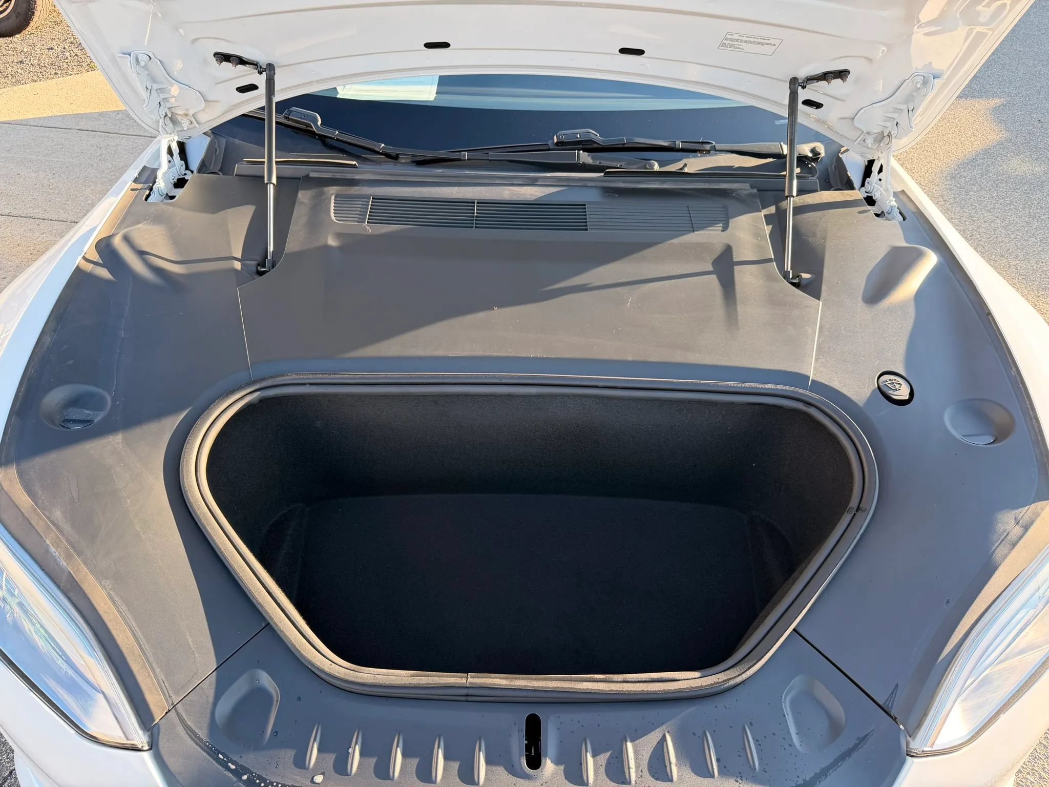 Used 2022 Tesla Model S AWD/4WD image 21