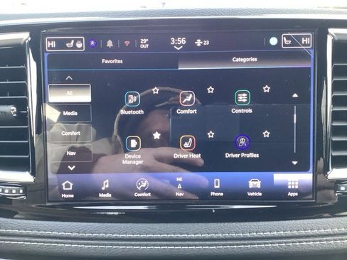 New 2026 Chrysler Pacifica Limited image 40