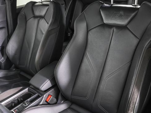 Used 2022 Audi Q3 2.0T Premium w/ Black Optic Sport Package image 25