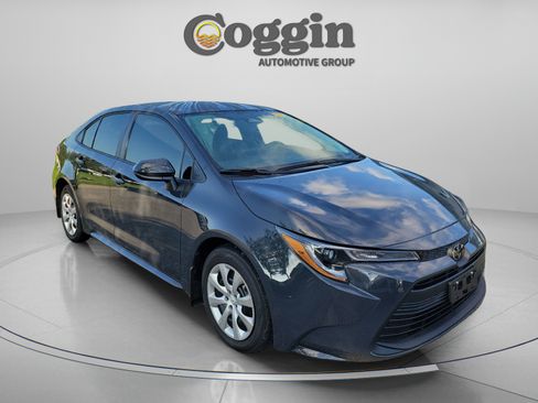 Used 2026 Toyota Corolla LE FWD image 7