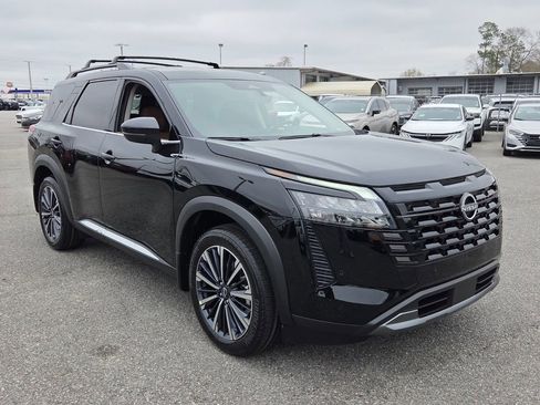 New 2026 Nissan Pathfinder Platinum image 16