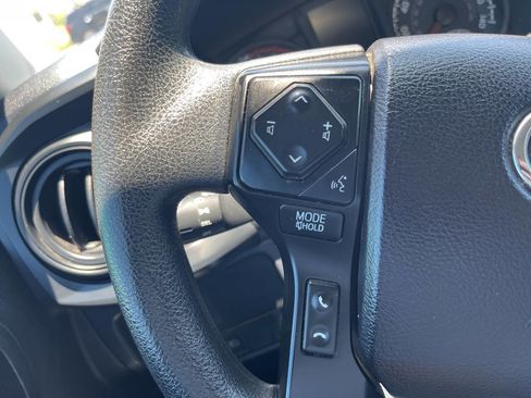 Used 2022 Toyota Tacoma SR w/ SR Convenience Package image 19