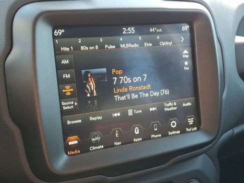 Certified 2023 Jeep Renegade Trailhawk w/ Trailer Tow Group image 18