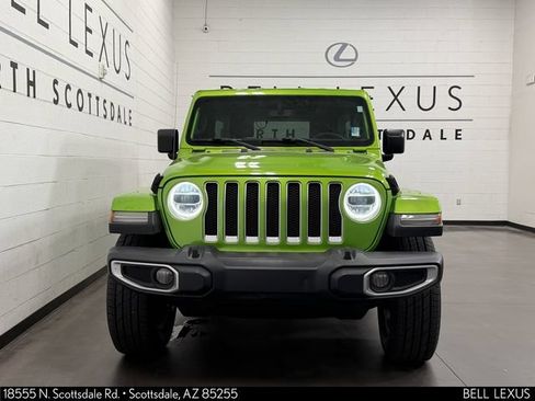 Used 2018 Jeep Wrangler Unlimited Sahara AWD/4WD image 9