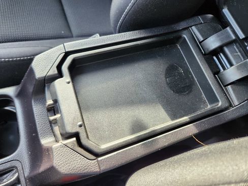 Used 2018 Toyota RAV4 XLE image 15