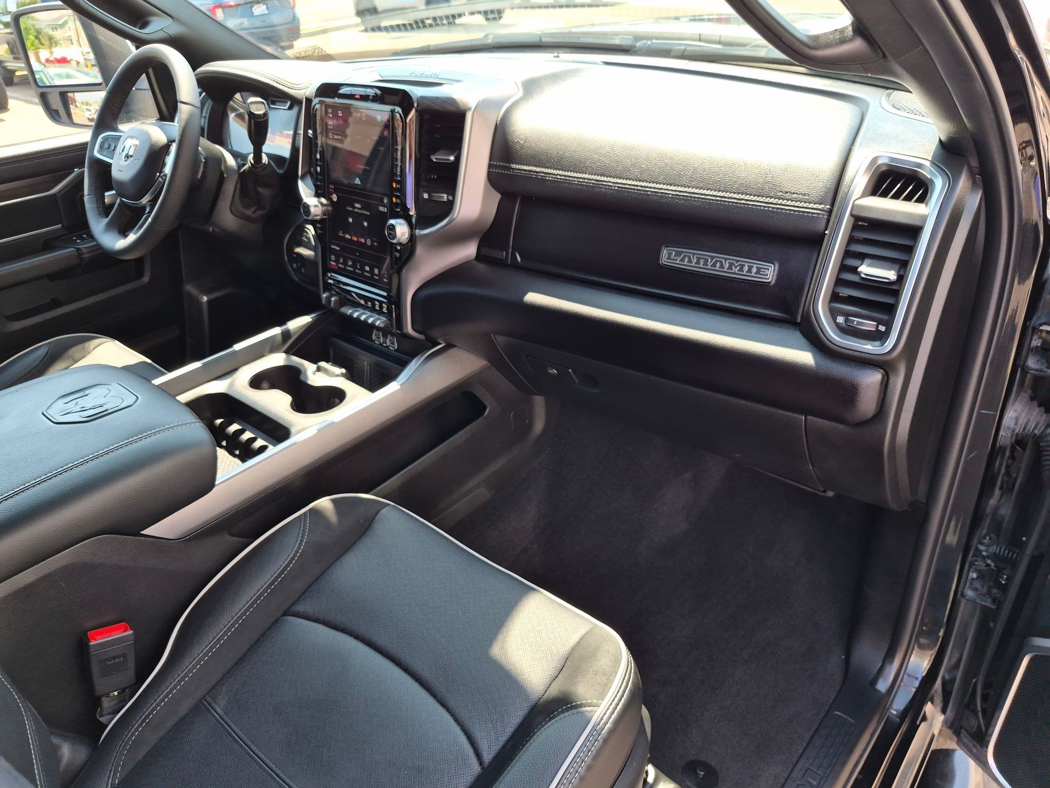 Used 2025 RAM 2500 Laramie AWD/4WD image 35