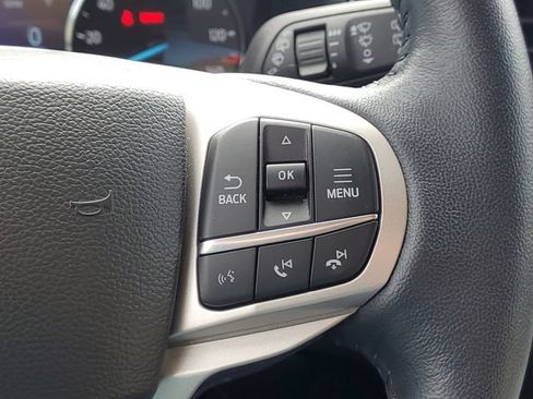 Used 2023 Ford Explorer XLT w/ Equipment Group 202A AWD/4WD image 18